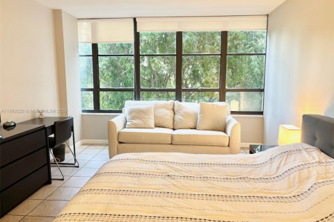 Condominio en venta en Hallandale Beach, Florida, 1 dormitorio, 76.92 m2 № 1943297 - foto 24