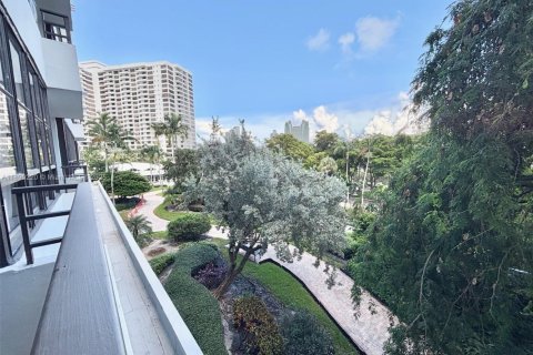 Condominio en venta en Hallandale Beach, Florida, 1 dormitorio, 76.92 m2 № 1943297 - foto 19