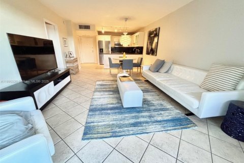Condominio en venta en Hallandale Beach, Florida, 1 dormitorio, 76.92 m2 № 1943297 - foto 11