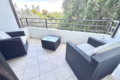 Condominio en venta en Hallandale Beach, Florida, 1 dormitorio, 76.92 m2 № 1943297 - foto 18