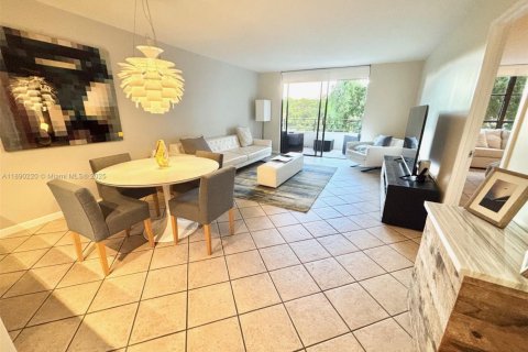 Condominio en venta en Hallandale Beach, Florida, 1 dormitorio, 76.92 m2 № 1943297 - foto 10