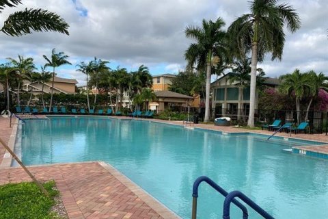 Condominio en alquiler en West Palm Beach, Florida, 3 dormitorios, 116.87 m2 № 1208060 - foto 1