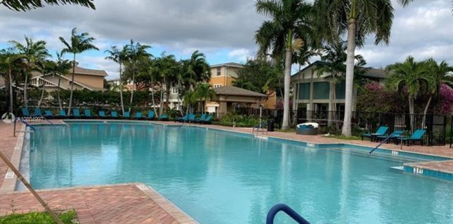 Condominio en West Palm Beach, Florida, 3 dormitorios № 1208060