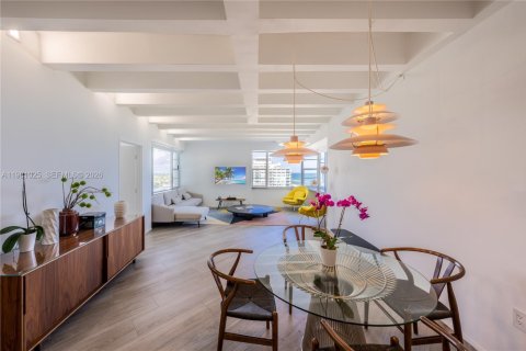Condominio en alquiler en Miami Beach, Florida, 2 dormitorios, 139.35 m2 № 2079935 - foto 11