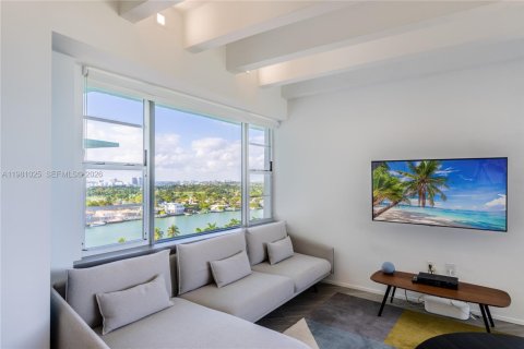 Condominio en alquiler en Miami Beach, Florida, 2 dormitorios, 139.35 m2 № 2079935 - foto 3