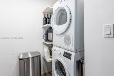 Condominio en alquiler en Miami Beach, Florida, 2 dormitorios, 139.35 m2 № 2079935 - foto 10