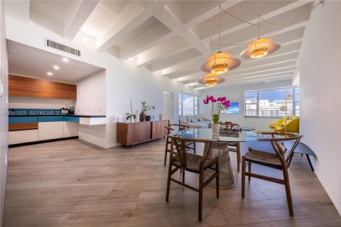 Condominio en alquiler en Miami Beach, Florida, 2 dormitorios, 139.35 m2 № 2079935 - foto 4