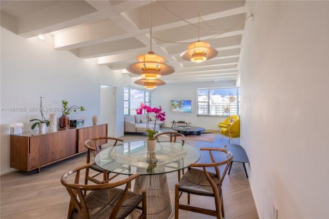 Condominio en alquiler en Miami Beach, Florida, 2 dormitorios, 139.35 m2 № 2079935 - foto 12