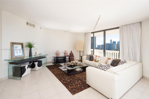 Condo in Aventura, Florida, 2 bedrooms  № 1933020 - photo 3
