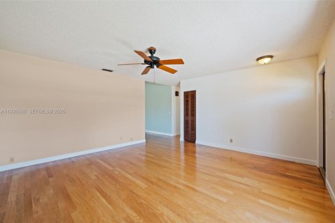 Casa en venta en Sunrise, Florida, 3 dormitorios, 133.59 m2 № 1998807 - foto 3