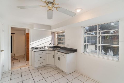 House in Bradenton, Florida 3 bedrooms, 136.01 sq.m. № 1905383 - photo 5
