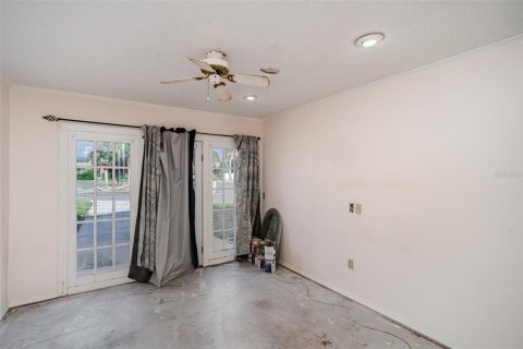 House in Bradenton, Florida 3 bedrooms, 136.01 sq.m. № 1905383 - photo 7
