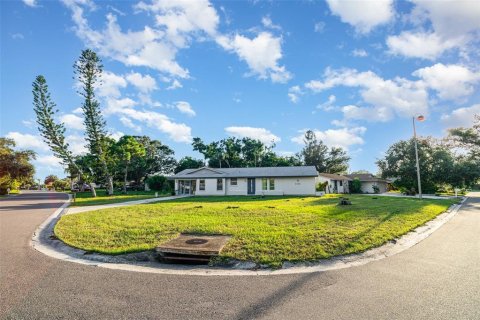 House in Bradenton, Florida 3 bedrooms, 136.01 sq.m. № 1905383 - photo 1