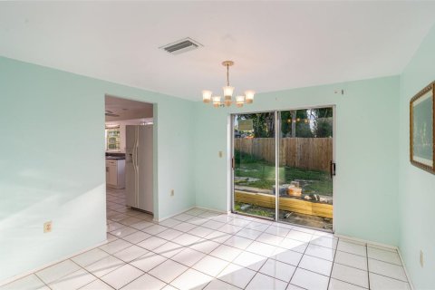 House in Bradenton, Florida 3 bedrooms, 136.01 sq.m. № 1905383 - photo 4