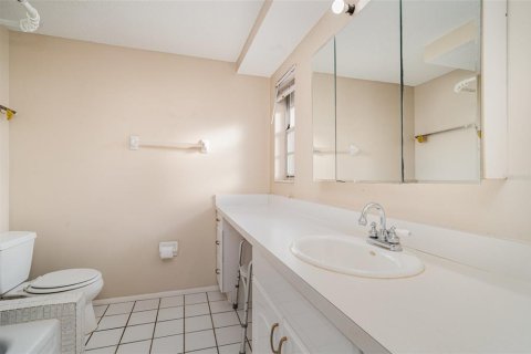 House in Bradenton, Florida 3 bedrooms, 136.01 sq.m. № 1905383 - photo 9