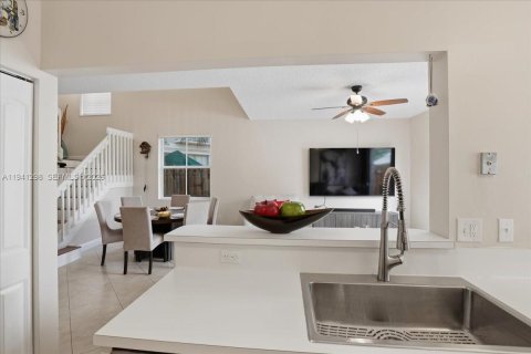 Adosado en venta en Sunrise, Florida, 3 dormitorios, 143.16 m2 № 1999052 - foto 16