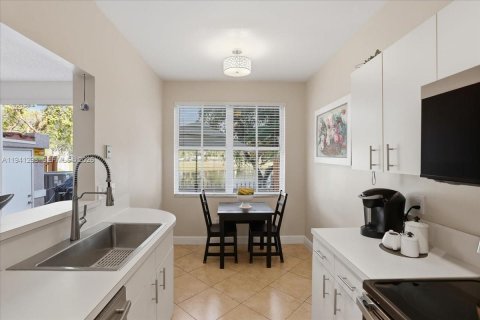 Adosado en venta en Sunrise, Florida, 3 dormitorios, 143.16 m2 № 1999052 - foto 17