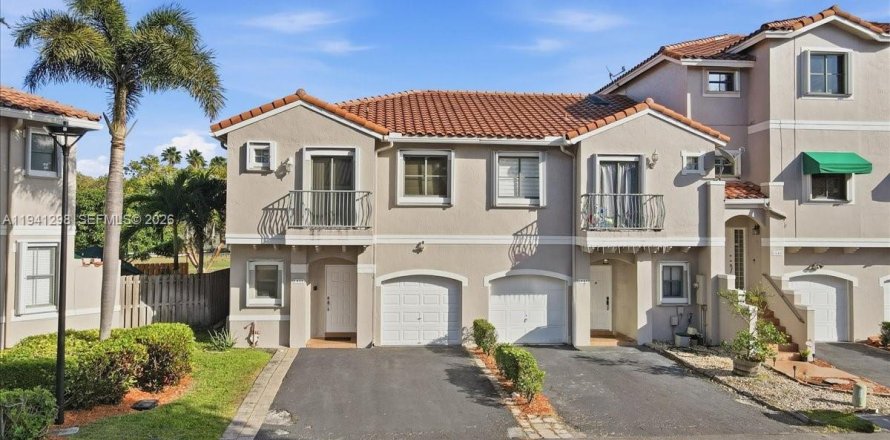 Adosado en Sunrise, Florida 3 dormitorios, 143.16 m2 № 1999052