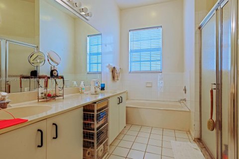 House in Homestead, Florida 2 bedrooms, 136.1 sq.m. № 2013305 - photo 14