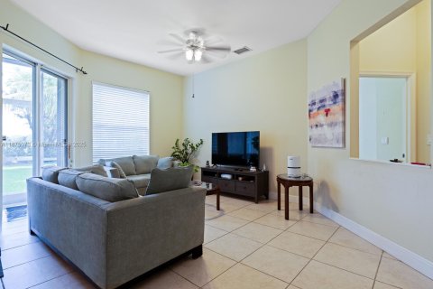House in Homestead, Florida 2 bedrooms, 136.1 sq.m. № 2013305 - photo 6