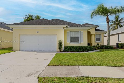 House in Homestead, Florida 2 bedrooms, 136.1 sq.m. № 2013305 - photo 2