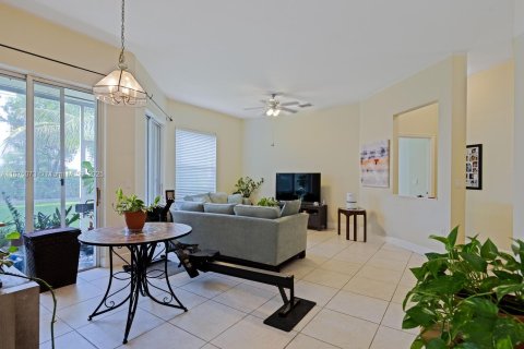 House in Homestead, Florida 2 bedrooms, 136.1 sq.m. № 2013305 - photo 5