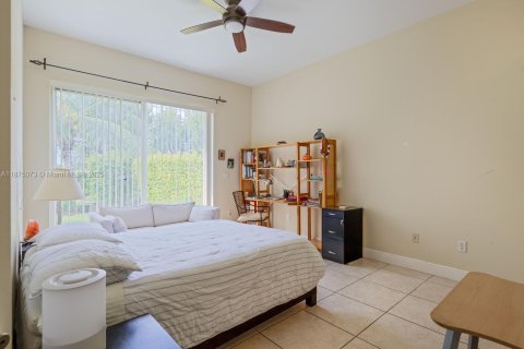 House in Homestead, Florida 2 bedrooms, 136.1 sq.m. № 2013305 - photo 12