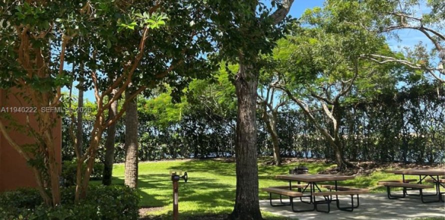 Кондоминиум с 3 спальнями в Уэст-Палм-Бич, Флорида № 1997186