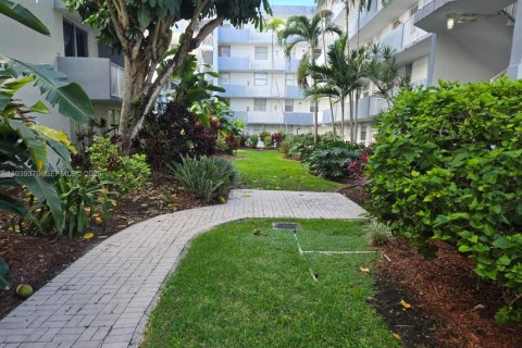 Apartment in North Bay Village, Florida 1 bedroom, 57.6 sq.m. № 1997264 - photo 15