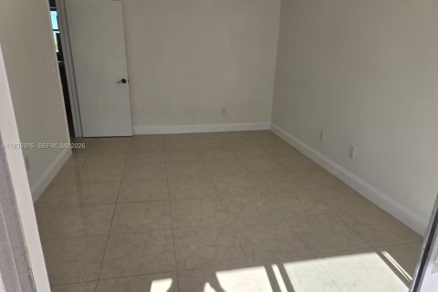 Apartment in North Bay Village, Florida 1 bedroom, 57.6 sq.m. № 1997264 - photo 11