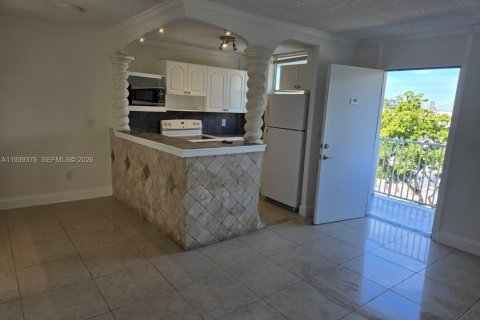 Apartment in North Bay Village, Florida 1 bedroom, 57.6 sq.m. № 1997264 - photo 3