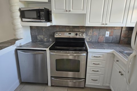 Apartment in North Bay Village, Florida 1 bedroom, 57.6 sq.m. № 1997264 - photo 6