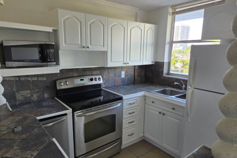 Apartment in North Bay Village, Florida 1 bedroom, 57.6 sq.m. № 1997264 - photo 7