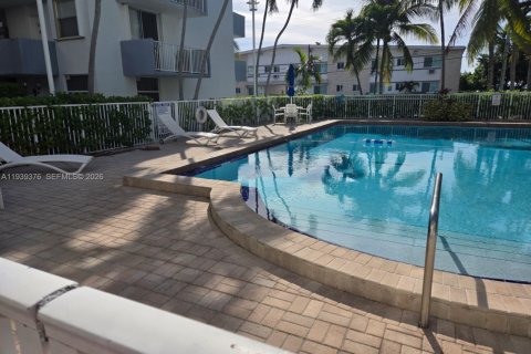 Apartment in North Bay Village, Florida 1 bedroom, 57.6 sq.m. № 1997264 - photo 17