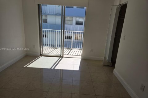 Apartment in North Bay Village, Florida 1 bedroom, 57.6 sq.m. № 1997264 - photo 9