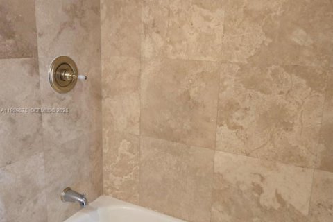 Apartment in North Bay Village, Florida 1 bedroom, 57.6 sq.m. № 1997264 - photo 13