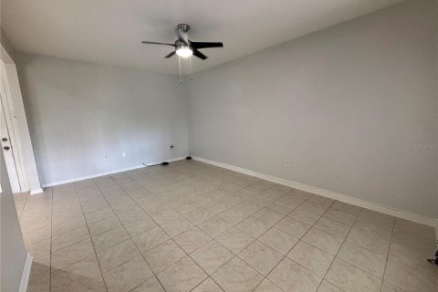 House in Orlando, Florida 4 bedrooms, 198.63 sq.m. № 1832693 - photo 11