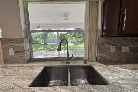 House in Orlando, Florida 4 bedrooms, 198.63 sq.m. № 1832693 - photo 5