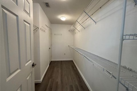 House in Orlando, Florida 4 bedrooms, 198.63 sq.m. № 1832693 - photo 19