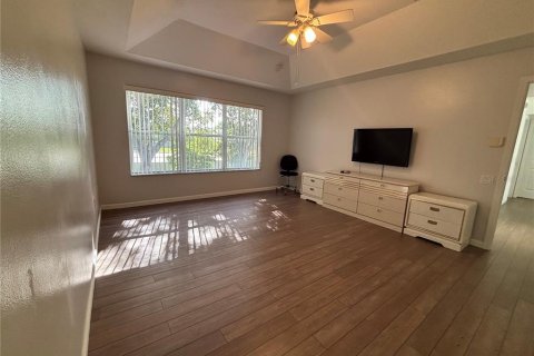 House in Orlando, Florida 4 bedrooms, 198.63 sq.m. № 1832693 - photo 15