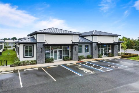 Commercial property in Clermont, Florida 428.93 sq.m. № 2277552