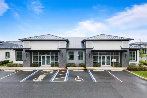 Commercial property in Clermont, Florida 428.93 sq.m. № 2277552 - photo 2