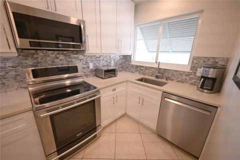 Condominio en venta en Longboat Key, Florida, 2 dormitorios, 106.84 m2 № 1528070 - foto 20