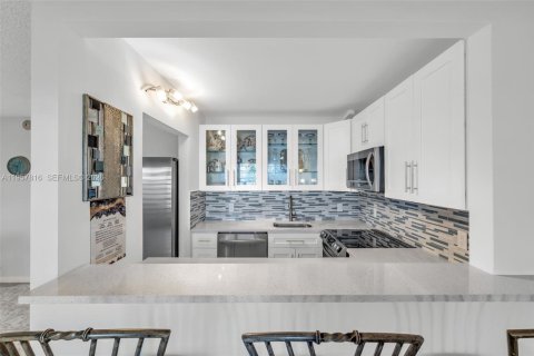 Купить кондоминиум в Дирфилд-Бич, Флорида 1 спальня, 65.03м2, № 2020184 - фото 4