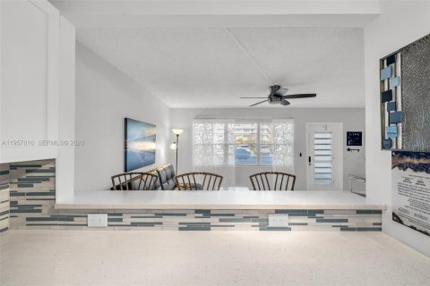 Купить кондоминиум в Дирфилд-Бич, Флорида 1 спальня, 65.03м2, № 2020184 - фото 3