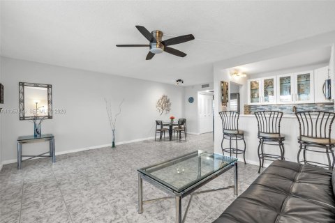 Купить кондоминиум в Дирфилд-Бич, Флорида 1 спальня, 65.03м2, № 2020184 - фото 9