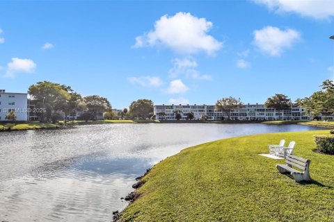 Купить кондоминиум в Дирфилд-Бич, Флорида 1 спальня, 65.03м2, № 2020184 - фото 26