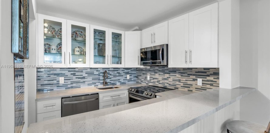 Кондоминиум с 1 спальней в Дирфилд-Бич, Флорида № 2020184