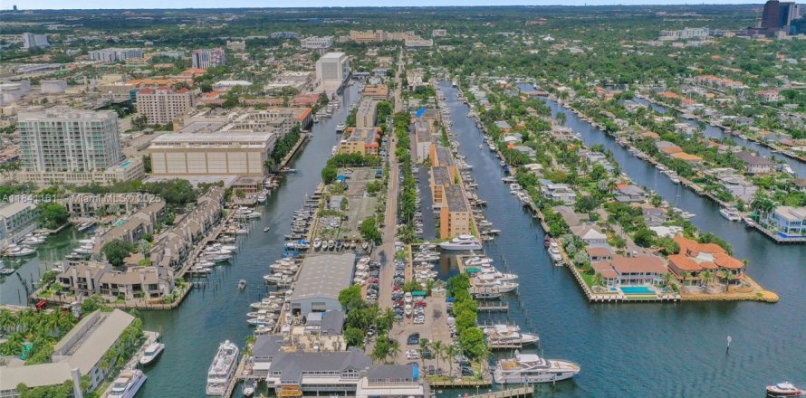 Condominio en Fort Lauderdale, Florida, 2 dormitorios № 1830456
