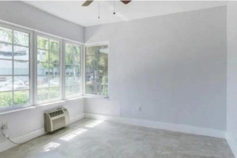 Condominio en alquiler en Miami Beach, Florida, 1 dormitorio, 65.03 m2 № 2008764 - foto 4